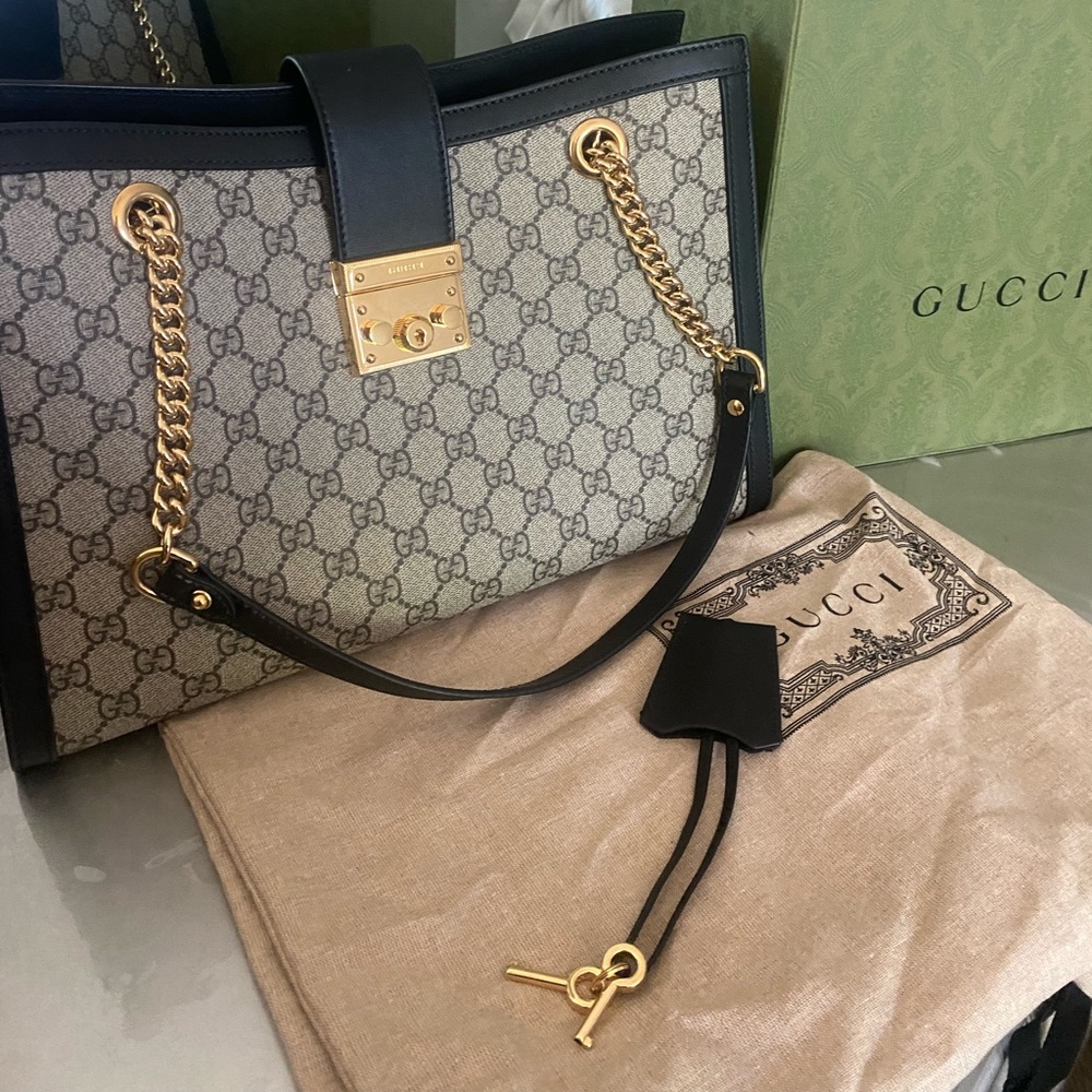 Gucci padlock medium GG shoulder bag